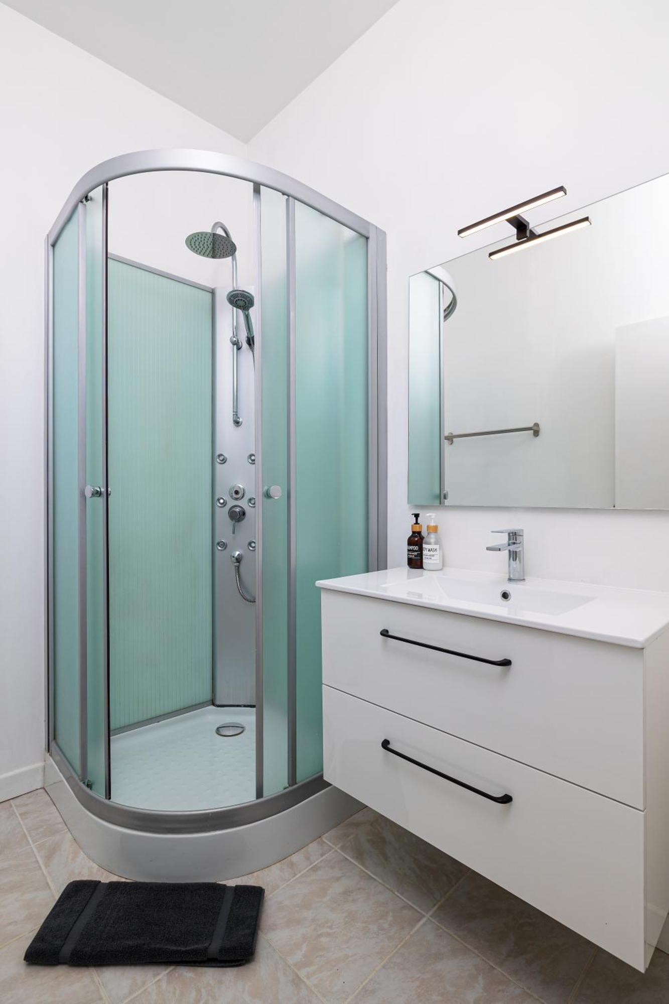 Maya Appartements & Suites Cosne-sur-Loire Exteriör bild