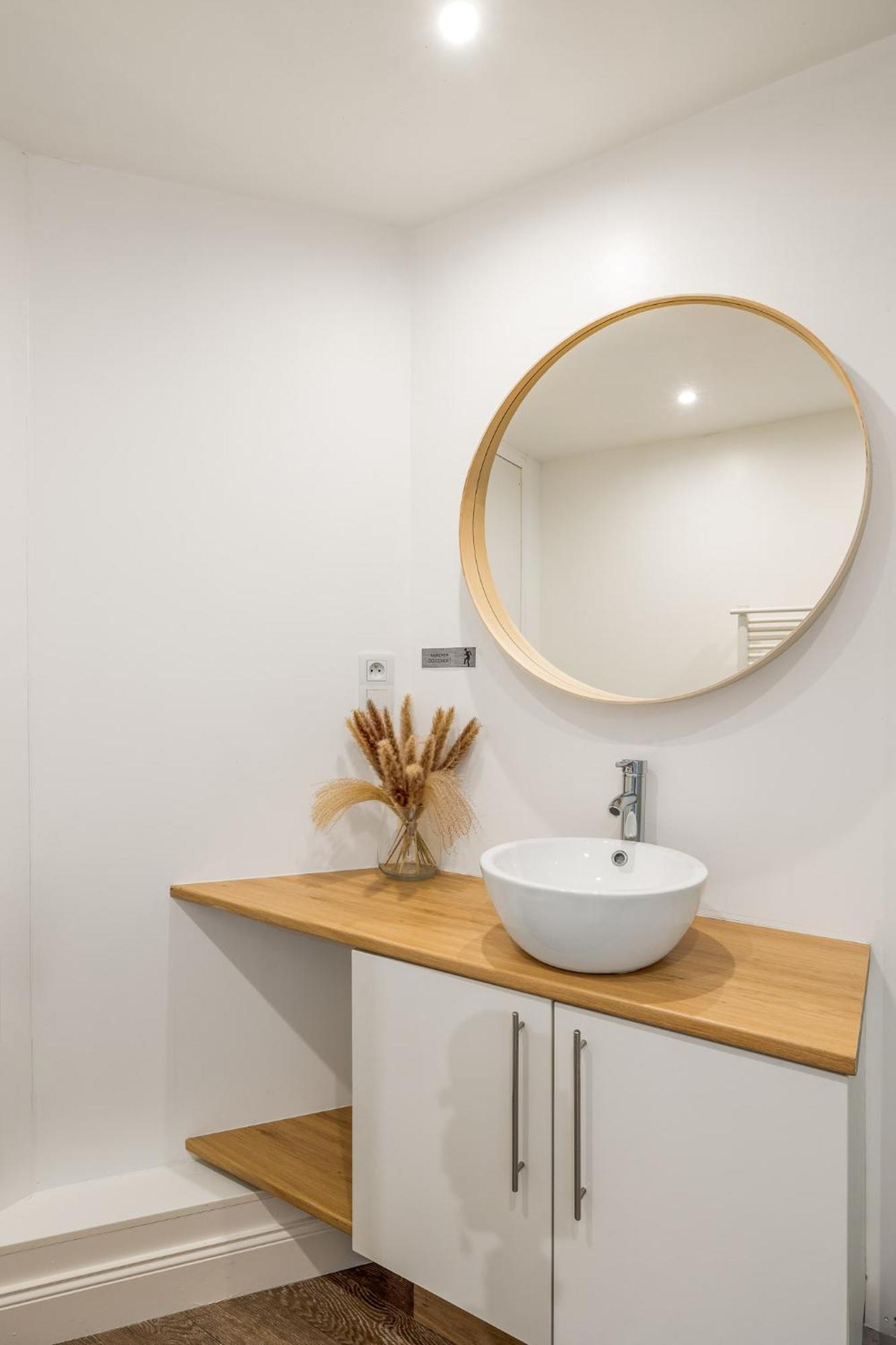Maya Appartements & Suites Cosne-sur-Loire Exteriör bild