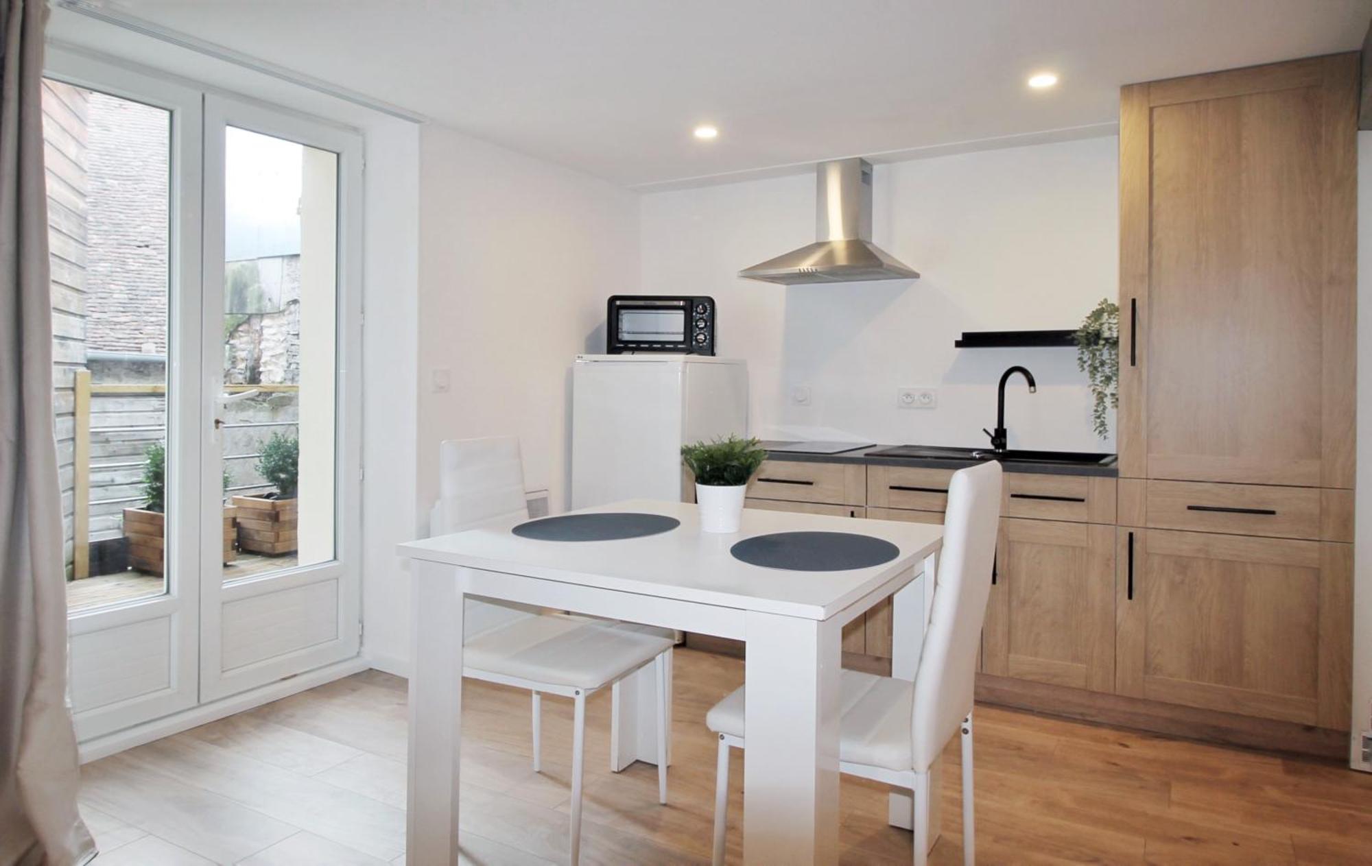 Maya Appartements & Suites Cosne-sur-Loire Rum bild